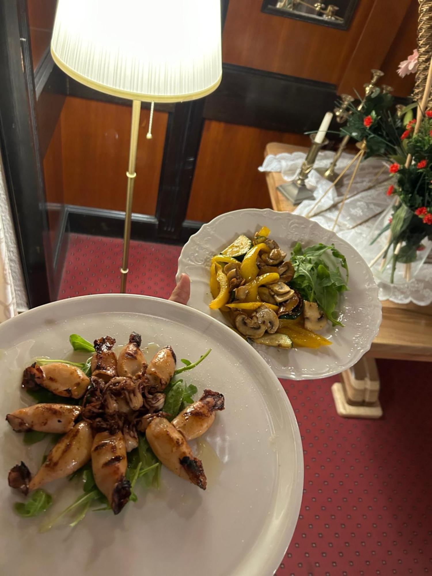 Hotel Martini Zagreb Hotel And Restaurant Sesvete Eksteriør bilde